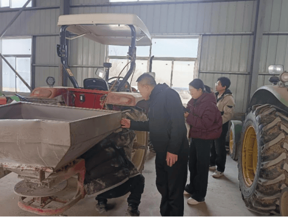 無(wú)棣縣：農(nóng)機(jī)“購(gòu)車即掛牌” 助力農(nóng)機(jī)“一件事”:農(nóng)機(jī)
